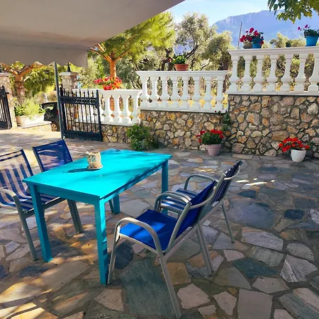 Ellinas Aparthotel