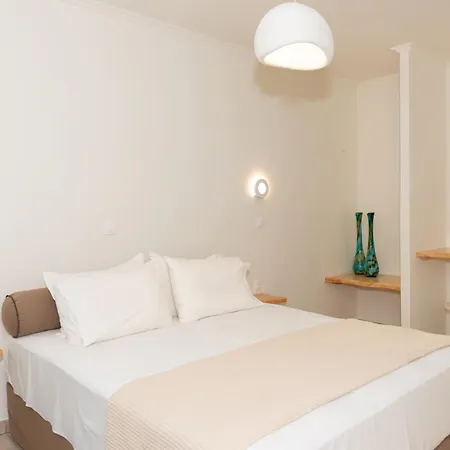 Отель Ellinas 2*