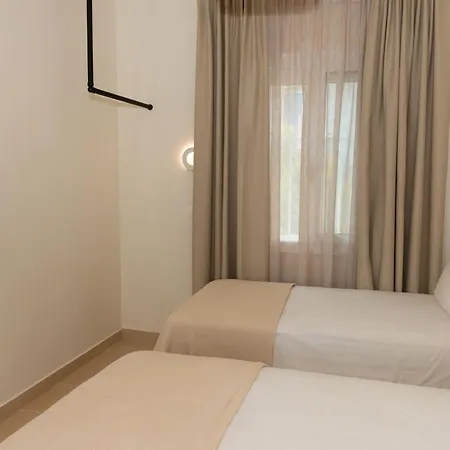 Ellinas Отель 2*