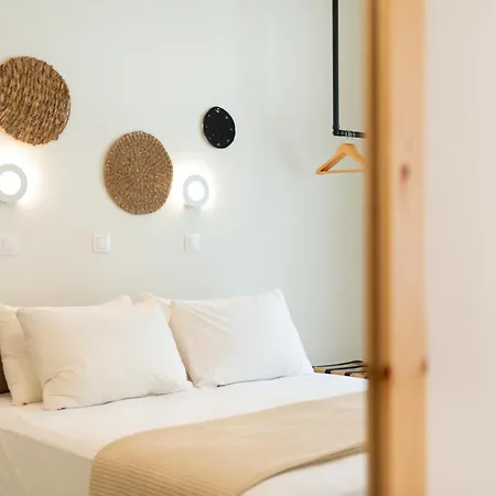 Отель Ellinas 2*