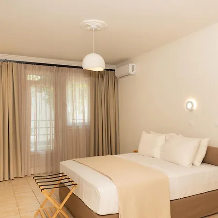 Aparthotel Ellinas