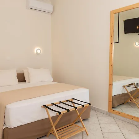 Отель Ellinas 2*