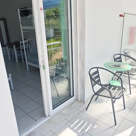 Ellinas Aparthotel 2*