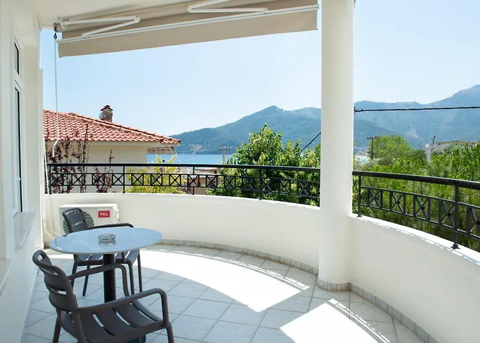 Hotel Ellinas 2*