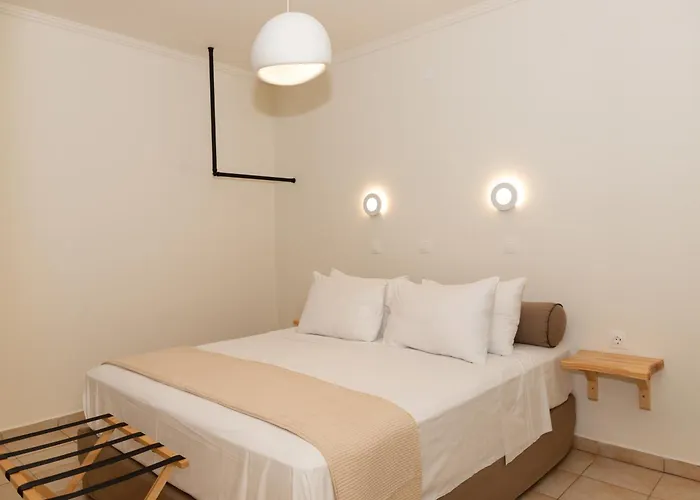 Hotel Ellinas 2*